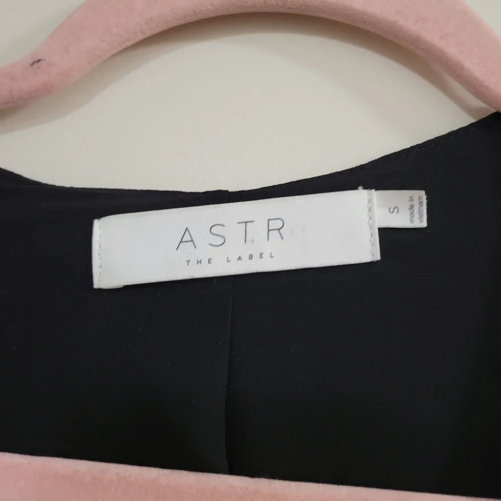 ASTR the label nwt black long sleeve mini dress S - Picture 3 of 4